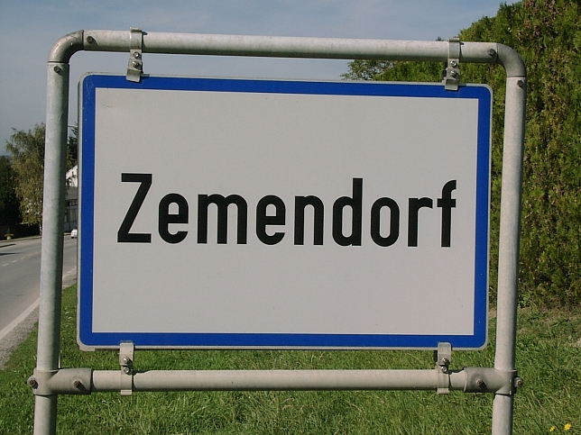 Zemendorf-Stttera, Ortstafel
