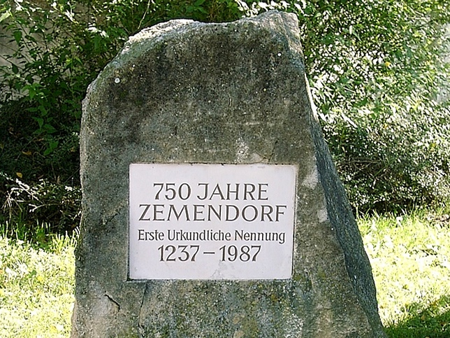 Zemendorf-Stttera, Gedenkstein