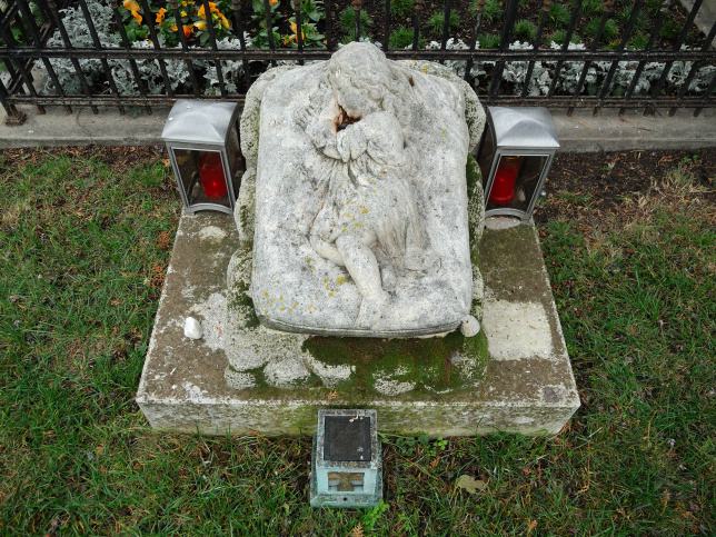 Andau, Grabdenkmal