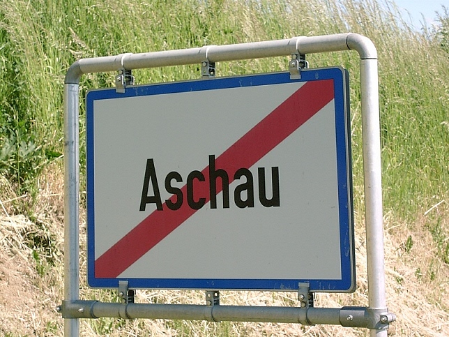 Aschau, Ortstafel
