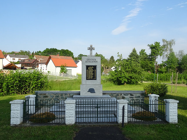 Kleinbachselten, Kriegerdenkmal
