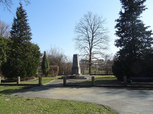 Gro�petersdorf, Sowjetischer Soldatenfriedhof