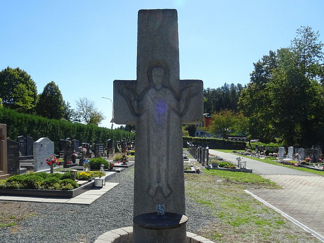 Hackerberg, Friedhofskreuz