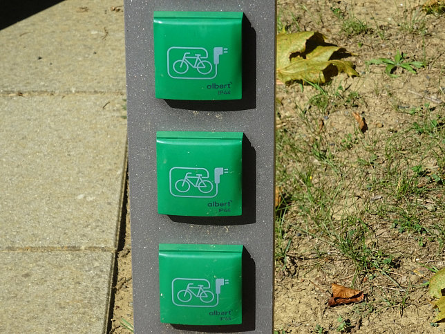 Hackerberg, E-Bike Ladestation