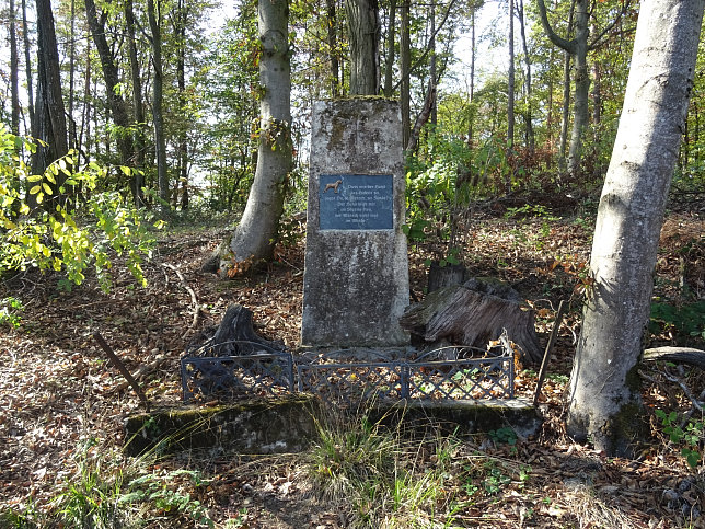 Heiligenkreuz, Hundedenkmal