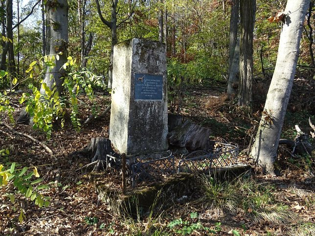 Heiligenkreuz, Hundedenkmal