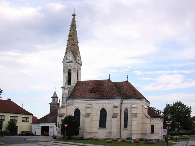 Hirm, Pfarrkirche hl. Rochus
