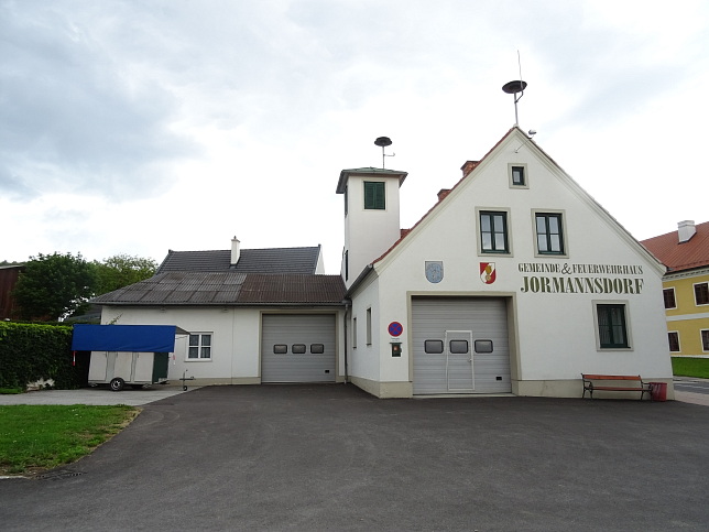 Jormannsdorf, Gemeindeamt und Feuerwehr