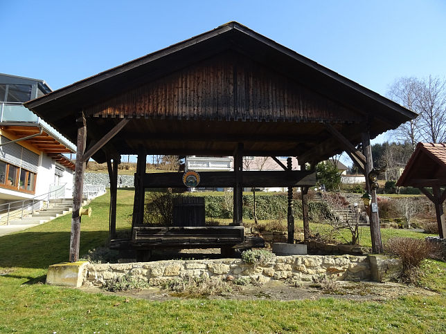 Kalch, Obstpresse und Brunnen