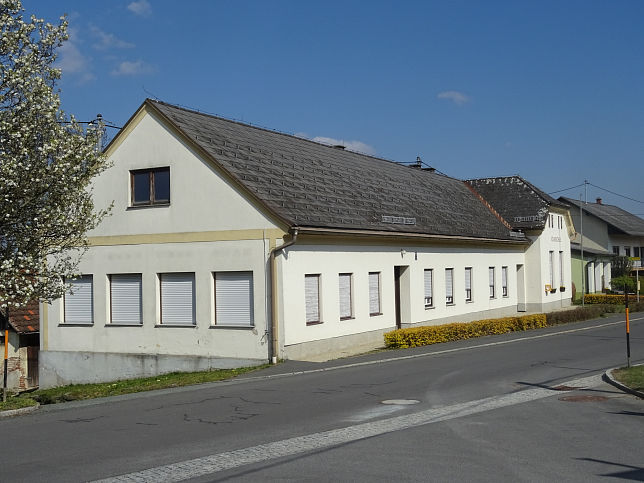 Krobotek, Volksschule