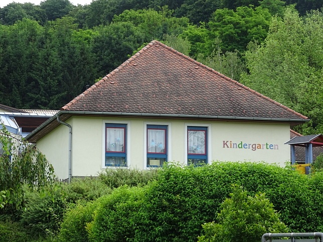 Kukmirn, Kindergarten