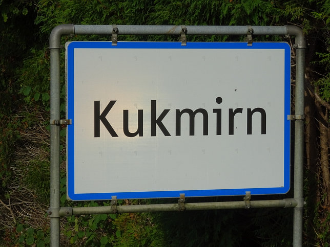 Kukmirn, Ortstafel
