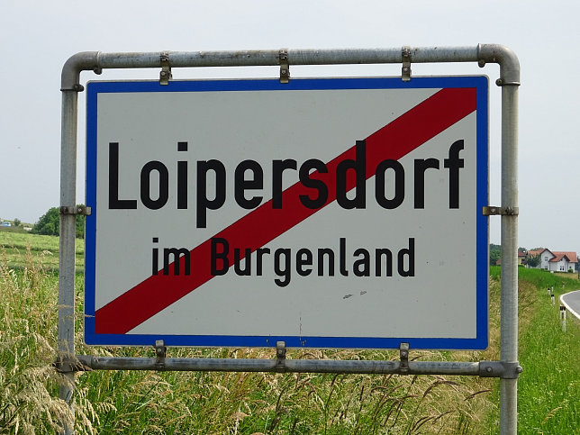 Loipersdorf, Ortstafel