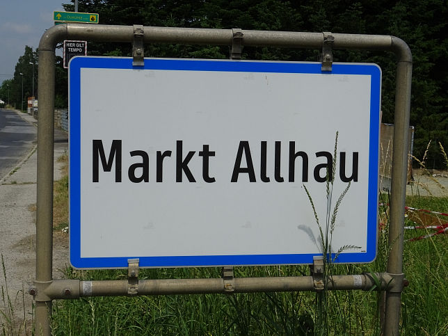 Markt Allhau, Ortstafel