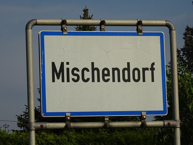 Mischendorf, Ortstafel