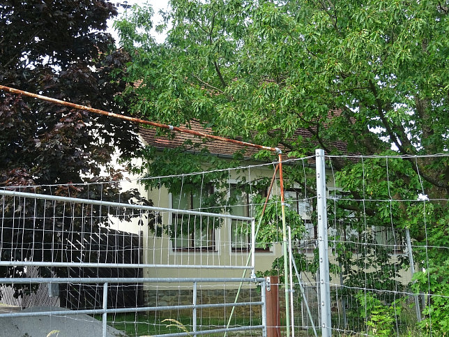Neuberg-Bergen, Ehemalige Schule