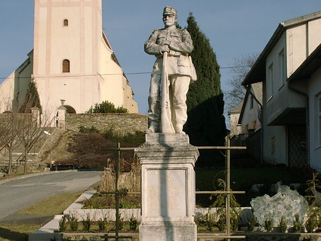 Neumarkt im Tauchental, Kriegerdenkmal