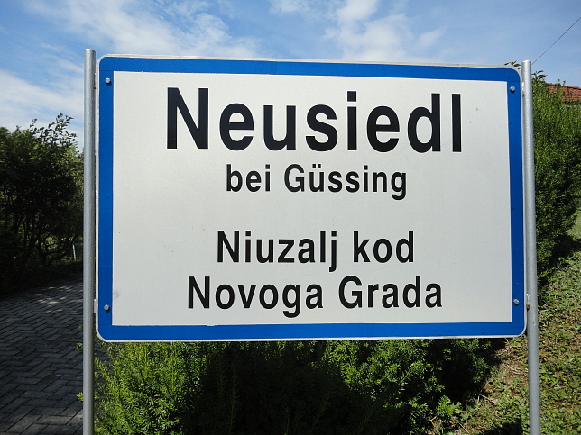 Neusiedl bei Güssing, Ortstafel
