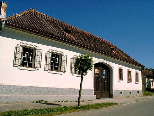 Oberschützen, Heimathaus