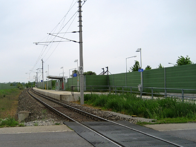 Pama, Bahnhof