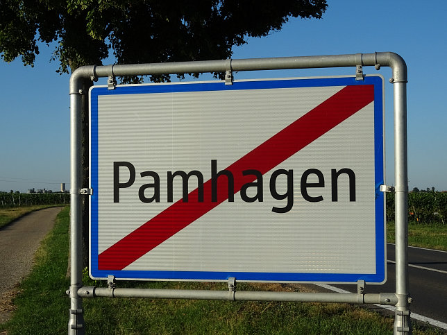 Pamhagen, Ortstafel-Ende