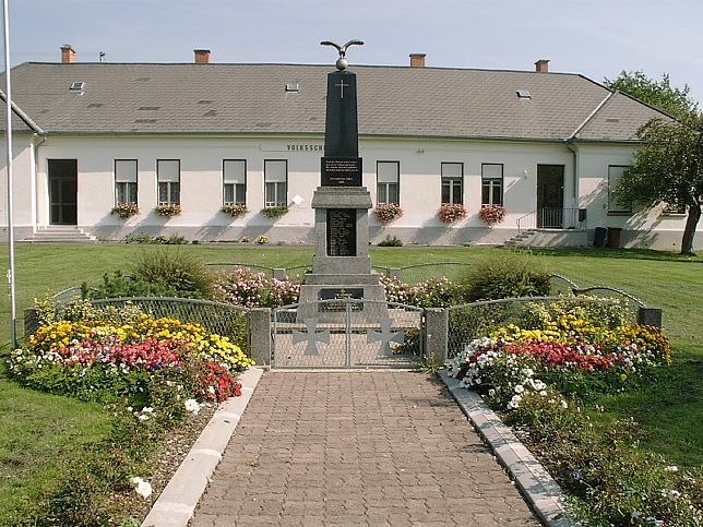 Punitz, Kriegerdenkmal am alten Platz