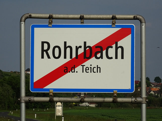 Rohrbach an der Teich, Ortstafel