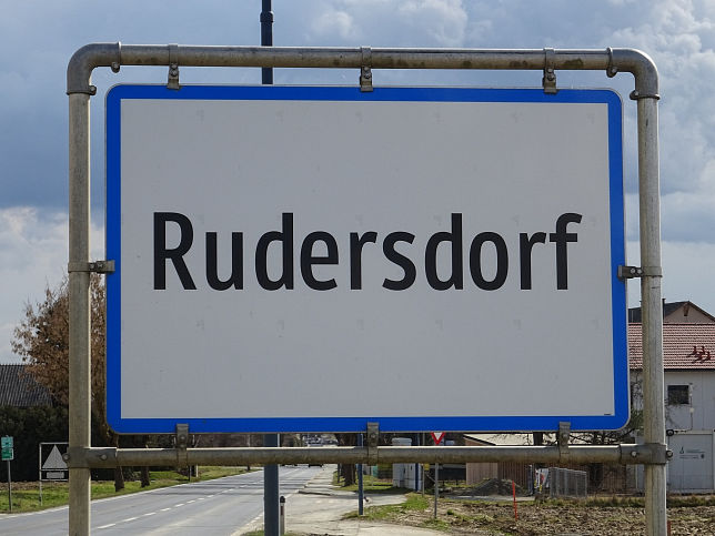 Rudersdorf, Ortstafel