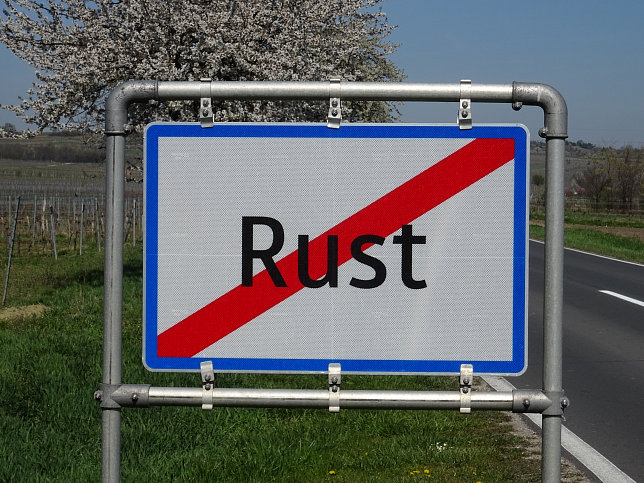 Rust, Ortstafel-Ende