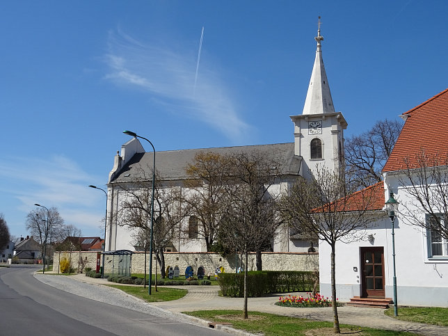 Schützen am Gebirge, Pfarrkirche hl. Maria Magdalena