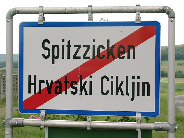 Spitzzicken, Ortstafel