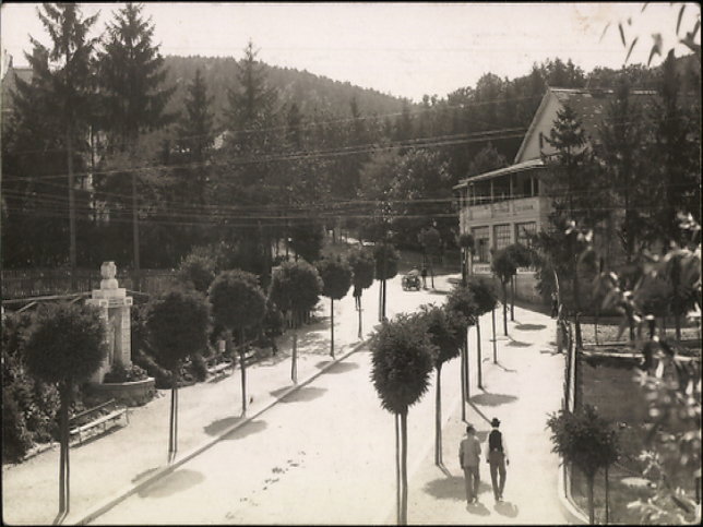 Bad Sauerbrunn, Promenade