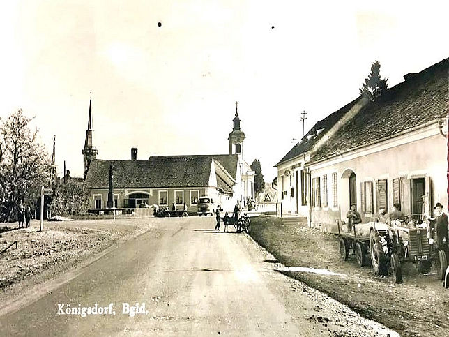 Knigsdorf, Strae und Kriegerdenkmal