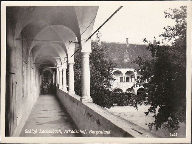 Lackenbach, Schloss, Arkadenhof