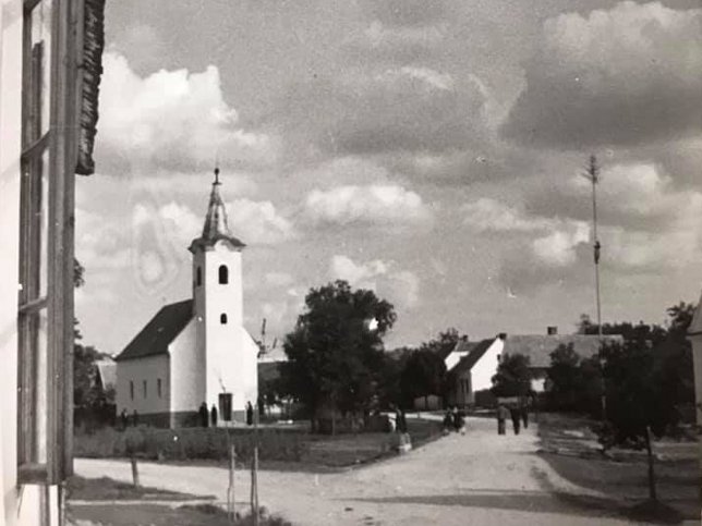Lindgraben, Kirche