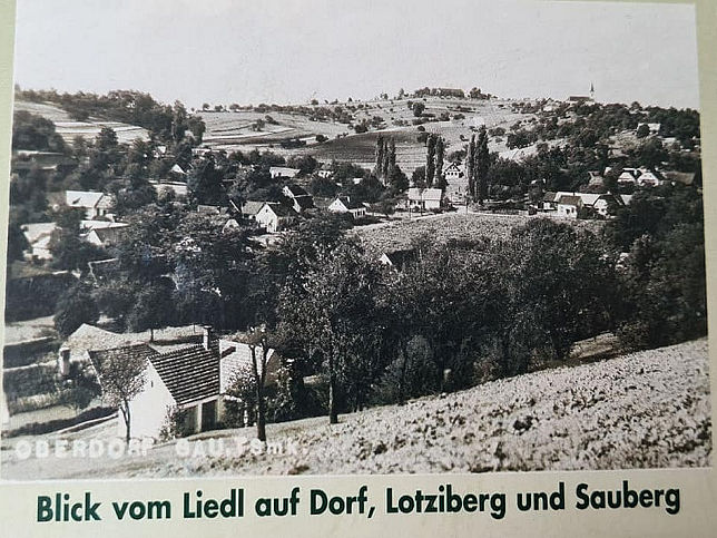 Oberdorf, Blick auf Dorf, Lotziberg und Sauberg