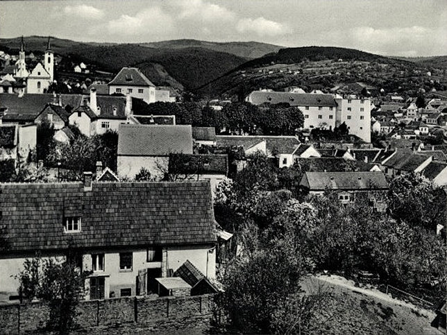 Rechnitz, mit Weingebirge